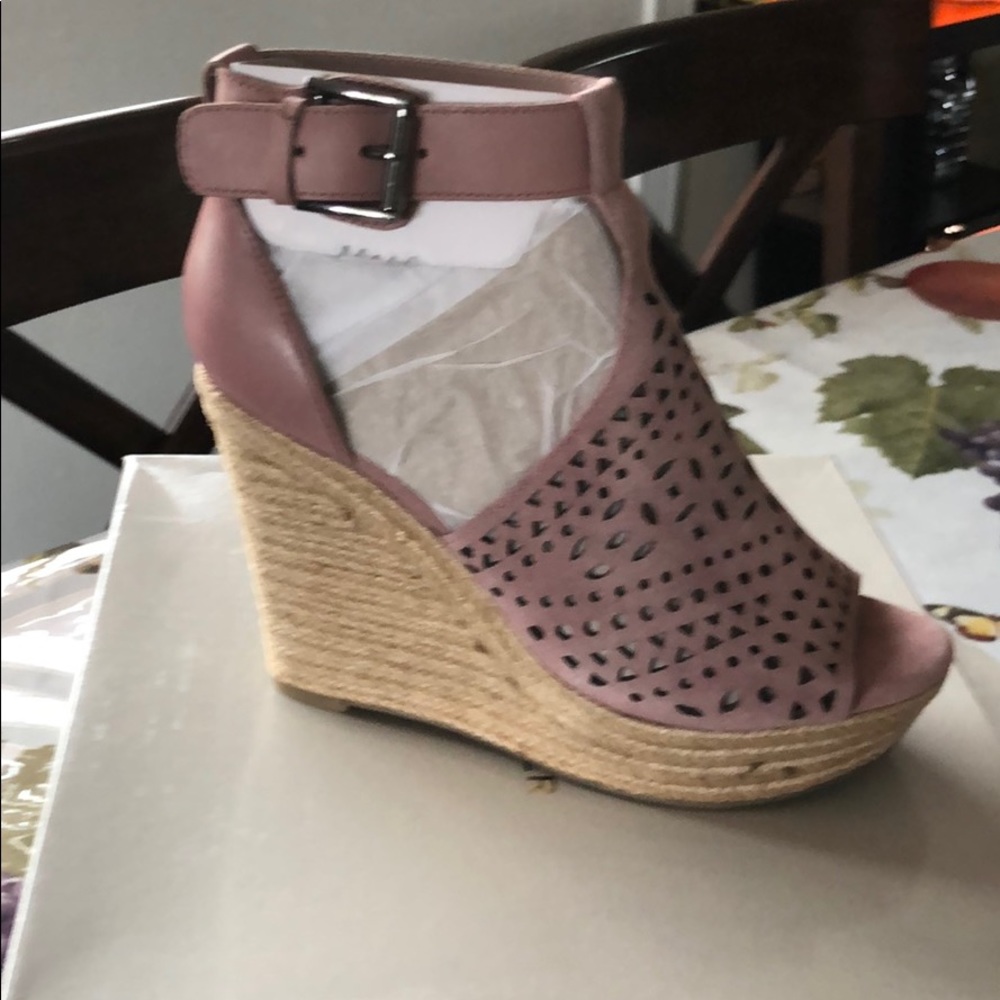 Pretty wedges